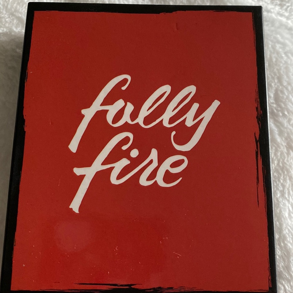 NWOT FOLLY FIRE MATTE LIPSTICK SET